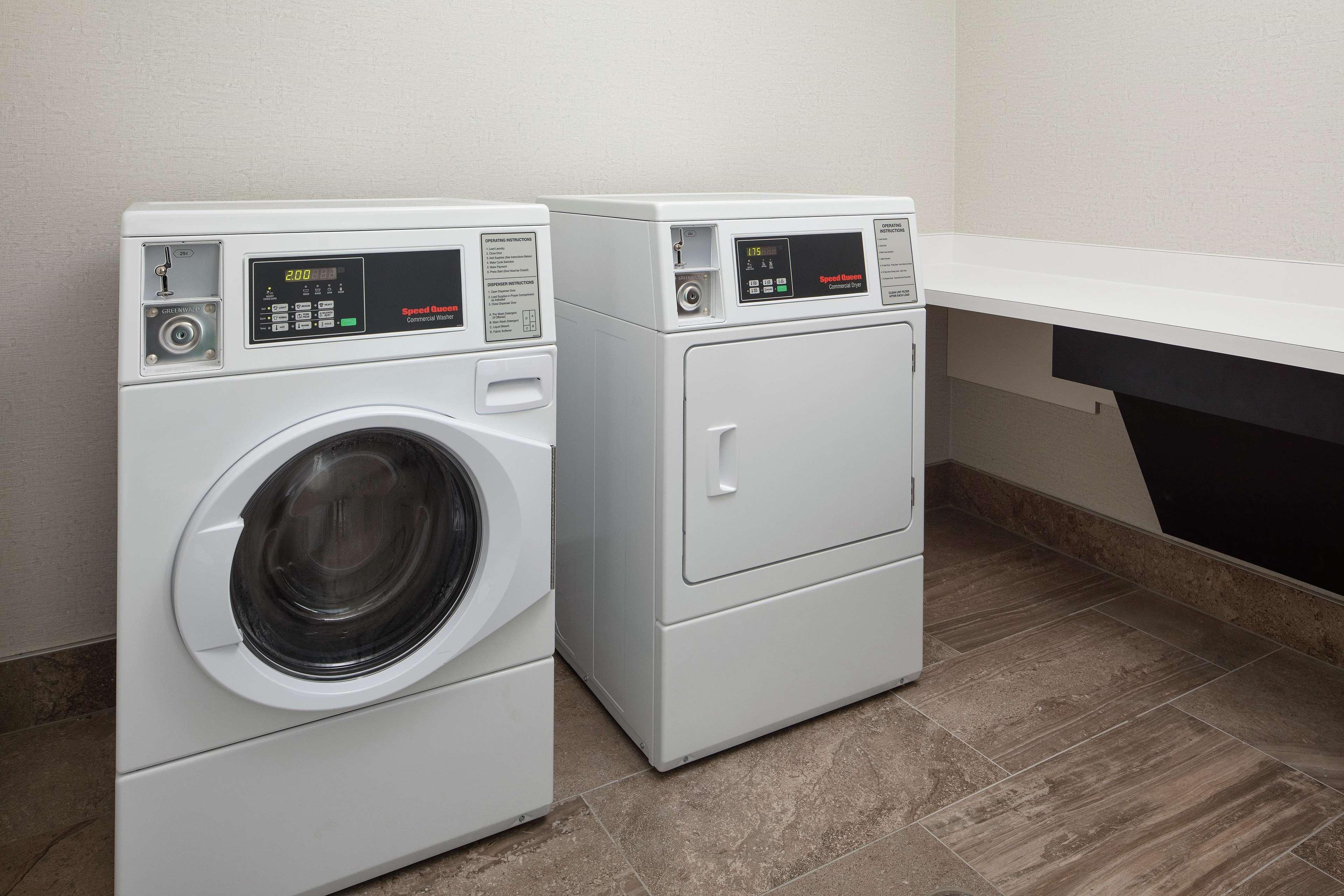 Hilton Garden Airport Natomas Hotel