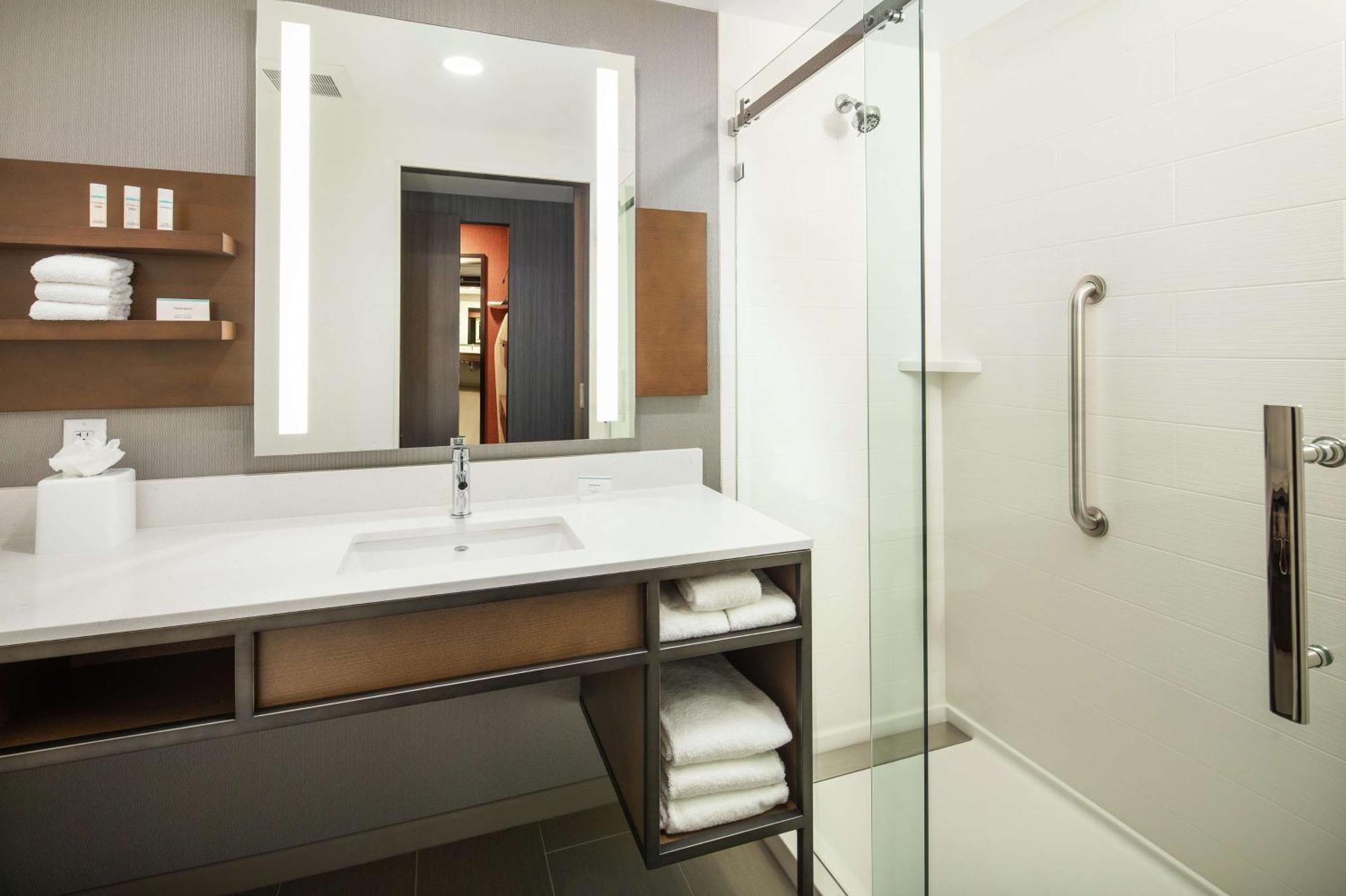 Hilton Garden Airport Natomas Hotel