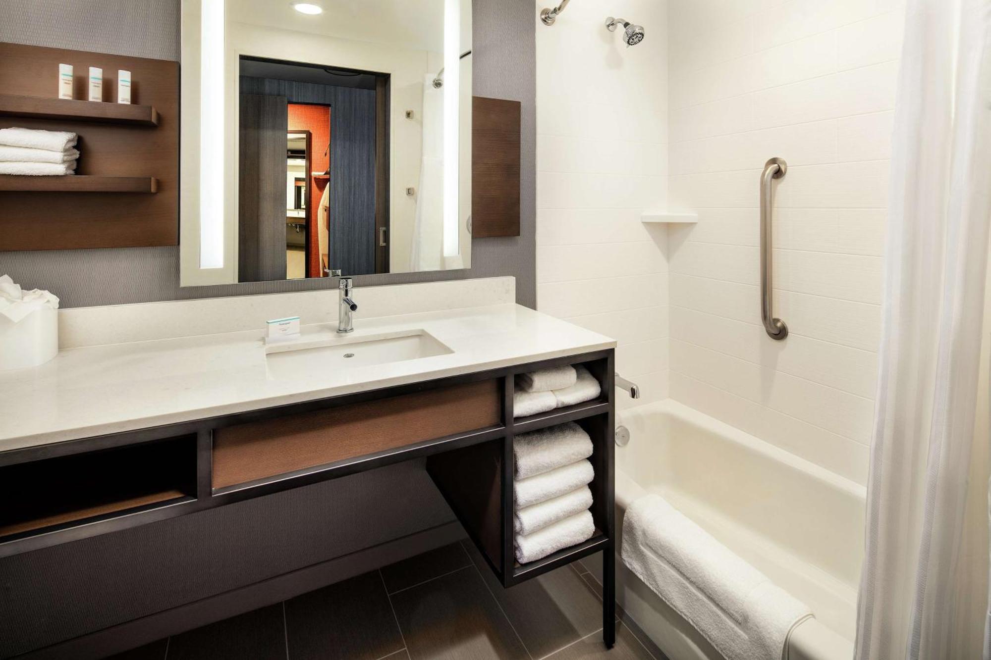Hilton Garden Airport Natomas Hotel Sacramento